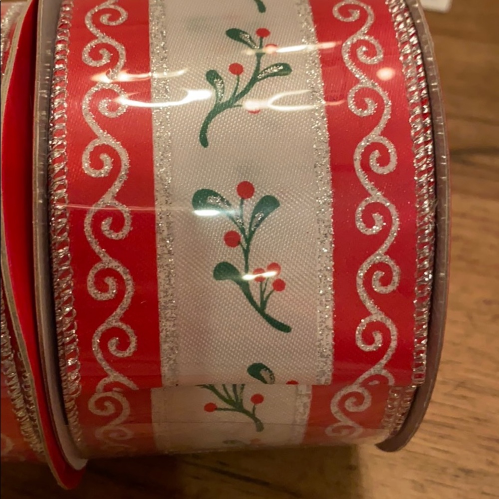 2 rolls red berries green silver Christmas ribbon - Picture 2 of 4